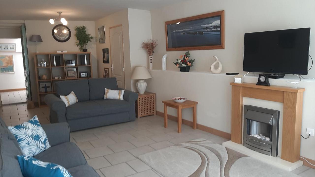 Maison En Ville Avec Terrasse Ensoleillee Et Wi-Fi Magnac-Laval Dış mekan fotoğraf