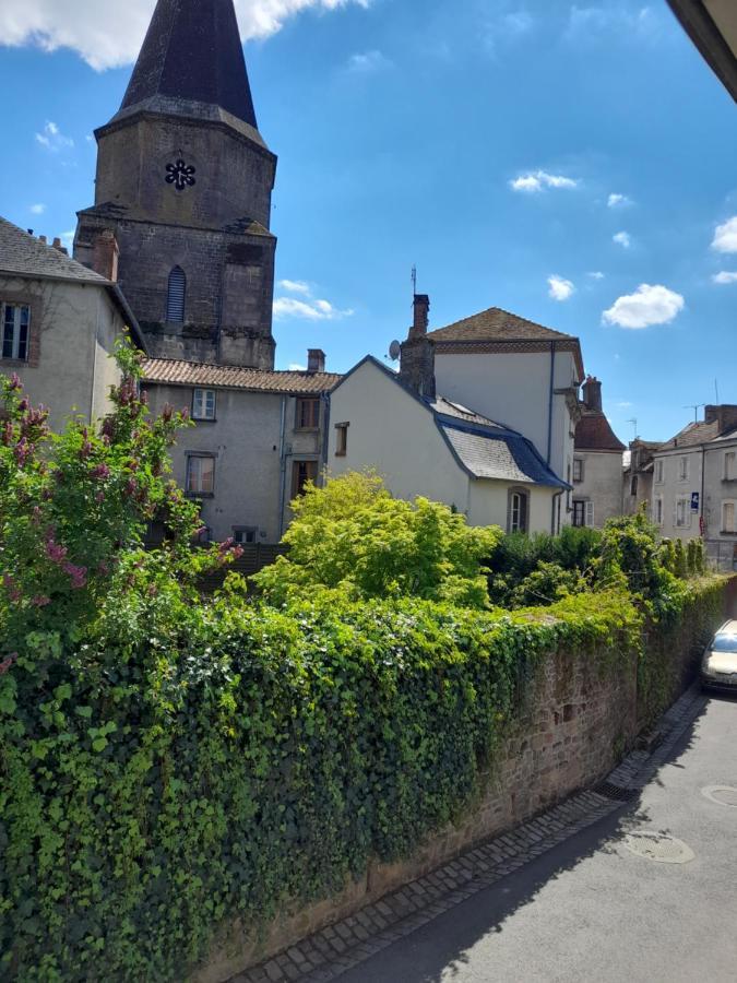 Maison En Ville Avec Terrasse Ensoleillee Et Wi-Fi Magnac-Laval Dış mekan fotoğraf