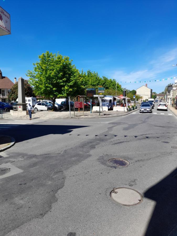 Maison En Ville Avec Terrasse Ensoleillee Et Wi-Fi Magnac-Laval Dış mekan fotoğraf