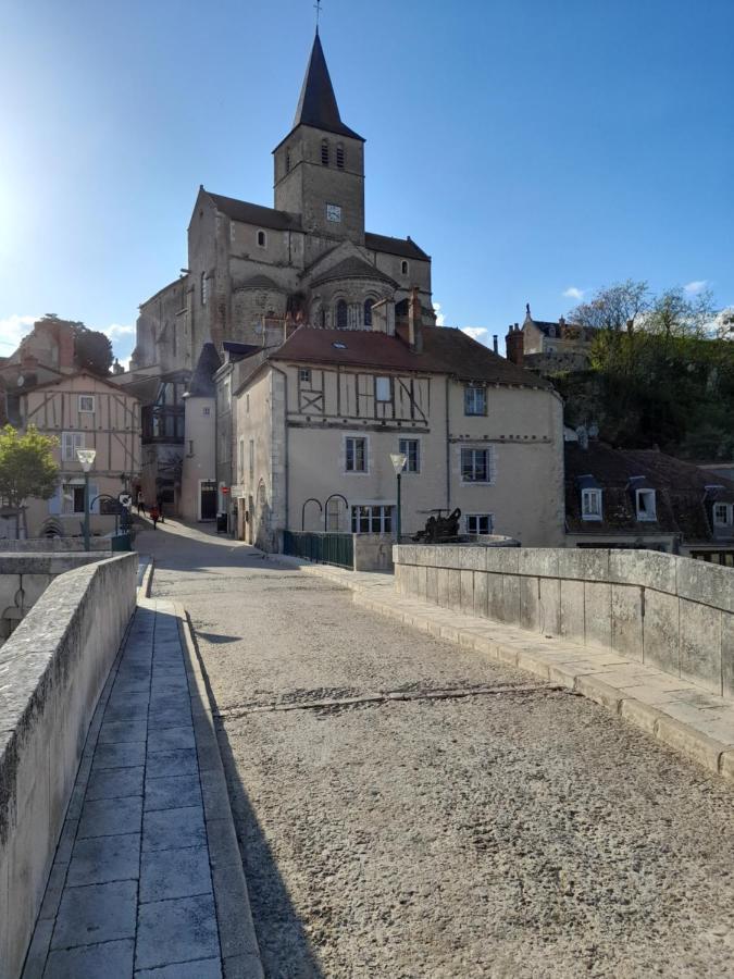 Maison En Ville Avec Terrasse Ensoleillee Et Wi-Fi Magnac-Laval Dış mekan fotoğraf