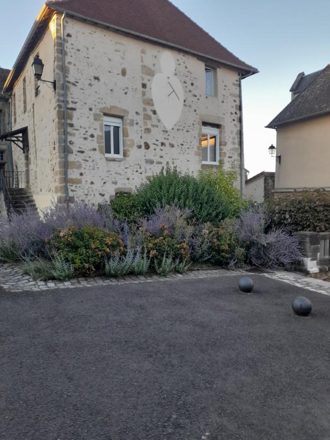 Maison En Ville Avec Terrasse Ensoleillee Et Wi-Fi Magnac-Laval Dış mekan fotoğraf