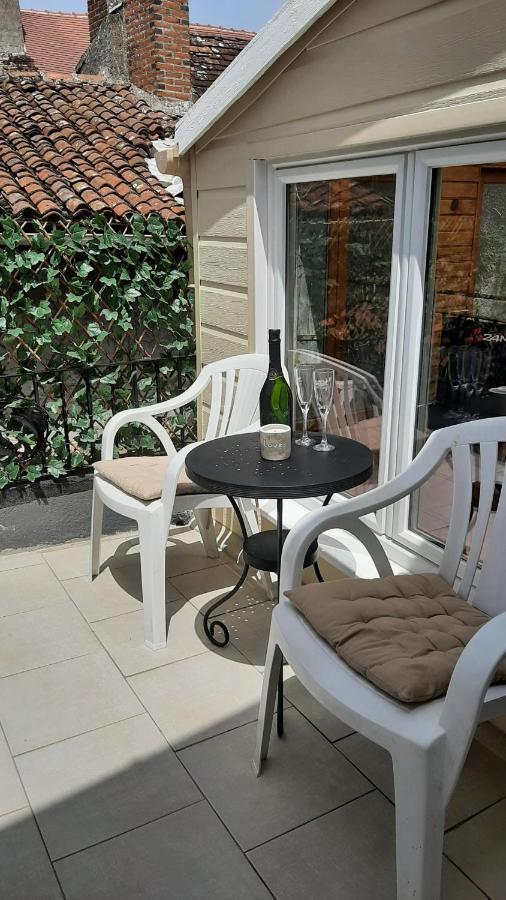 Maison En Ville Avec Terrasse Ensoleillee Et Wi-Fi Magnac-Laval Dış mekan fotoğraf