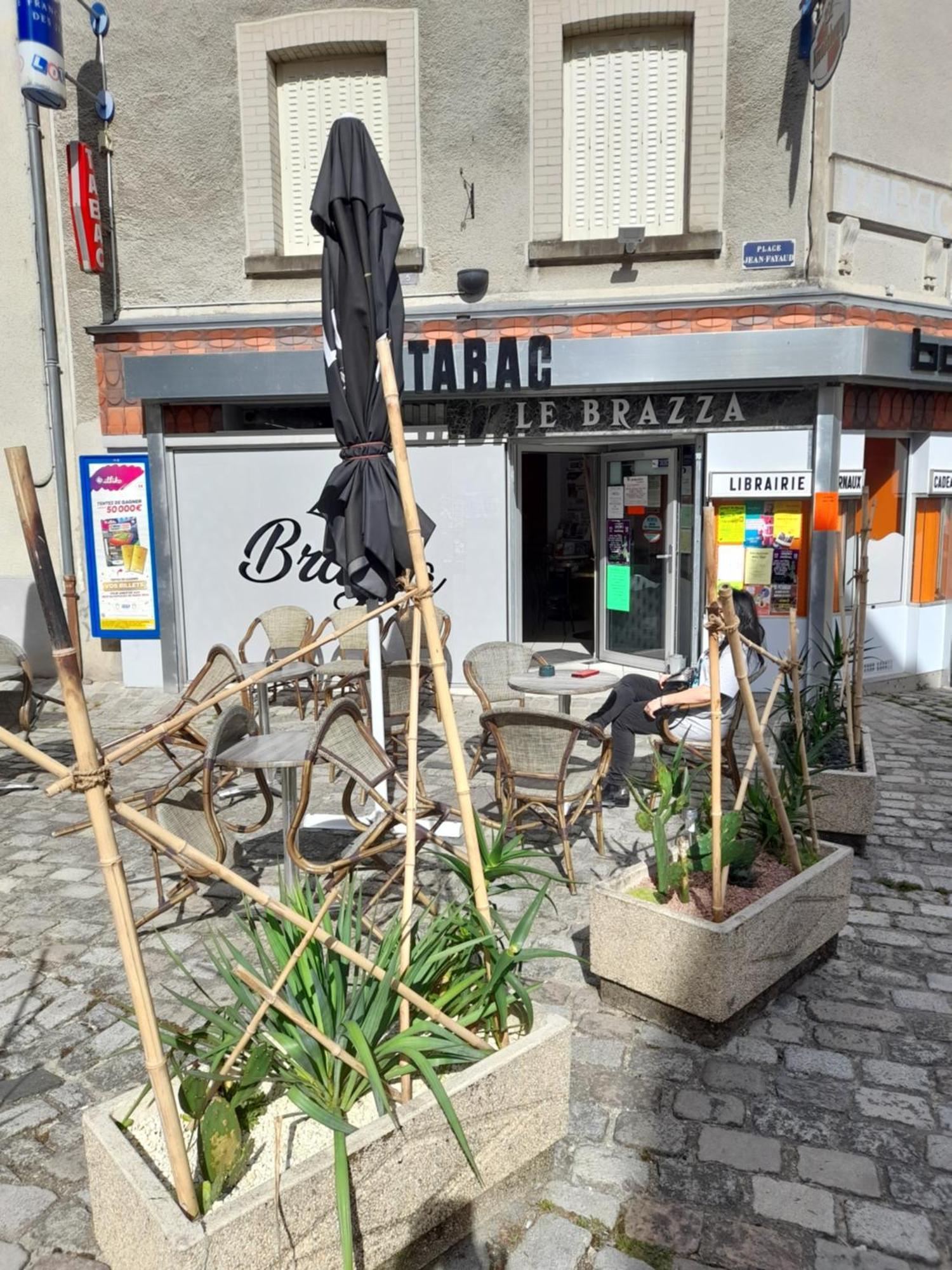 Maison En Ville Avec Terrasse Ensoleillee Et Wi-Fi Magnac-Laval Dış mekan fotoğraf